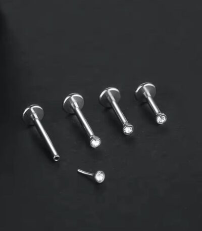 tragus piercing