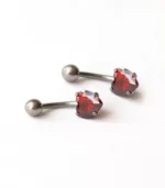 Kırmızı Tek Taşlı Kalp Göbek Piercing - Görsel 2